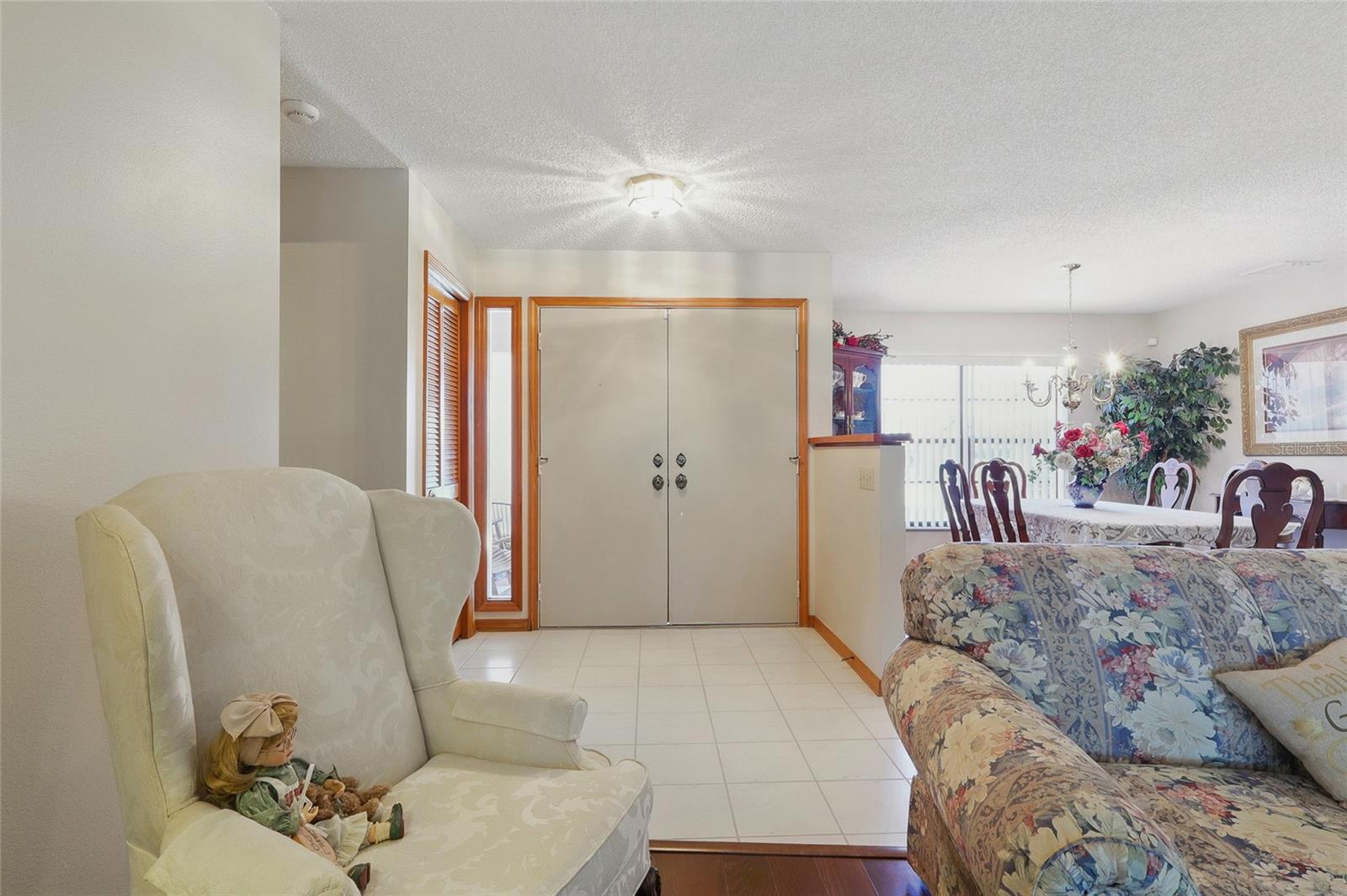 Image 5 of 35 For 14168 Fennsbury Drive