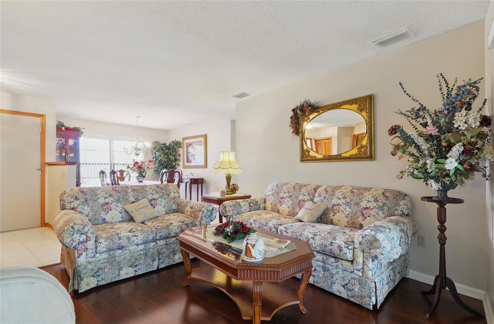 Image 6 of 35 For 14168 Fennsbury Drive