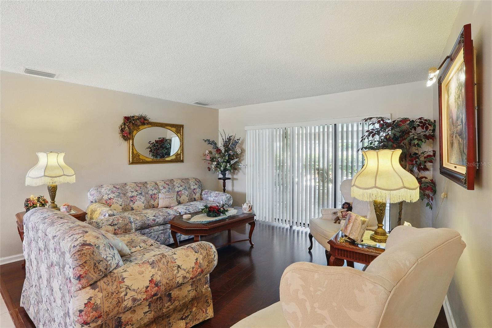 Image 7 of 35 For 14168 Fennsbury Drive