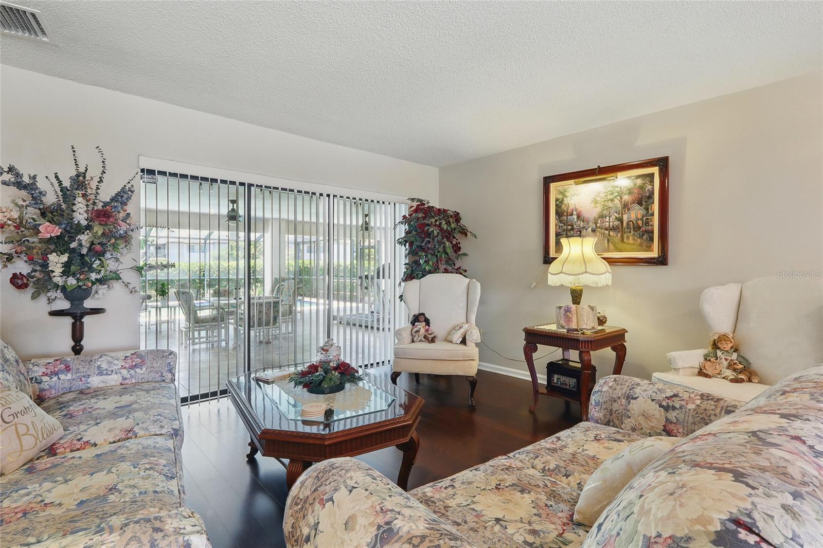 Image 8 of 35 For 14168 Fennsbury Drive
