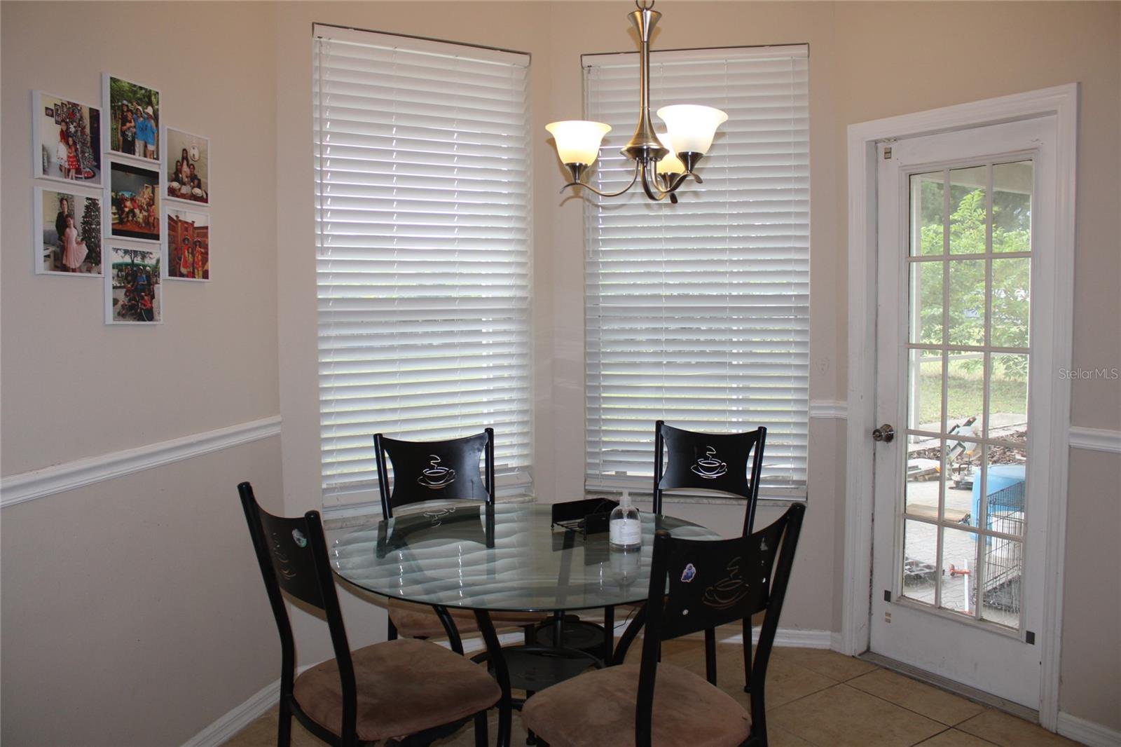 Image 3 of 8 For 4657 Parkway Boulevard