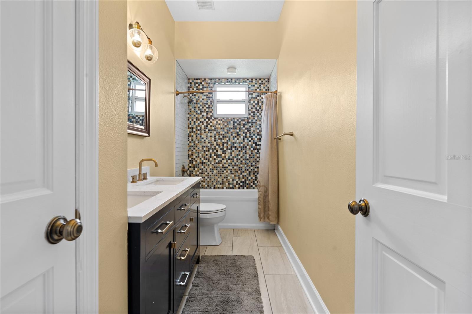 Image 35 of 54 For 9075 Waterash Lane N