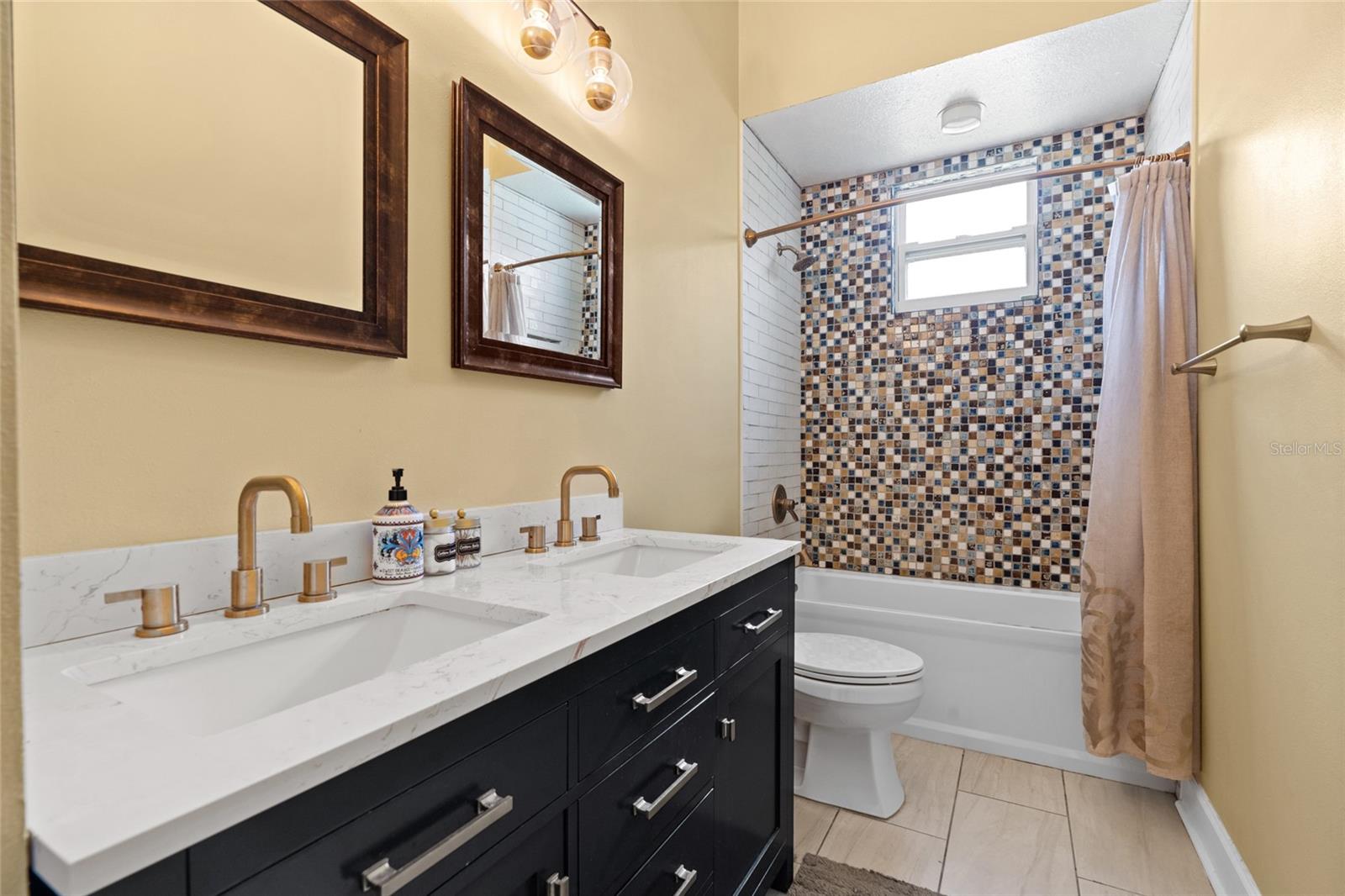 Image 36 of 54 For 9075 Waterash Lane N