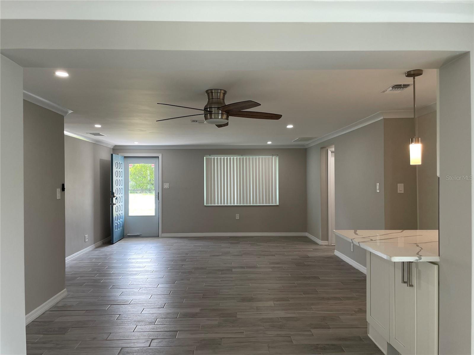 Image 6 of 24 For 1327 Honor Drive