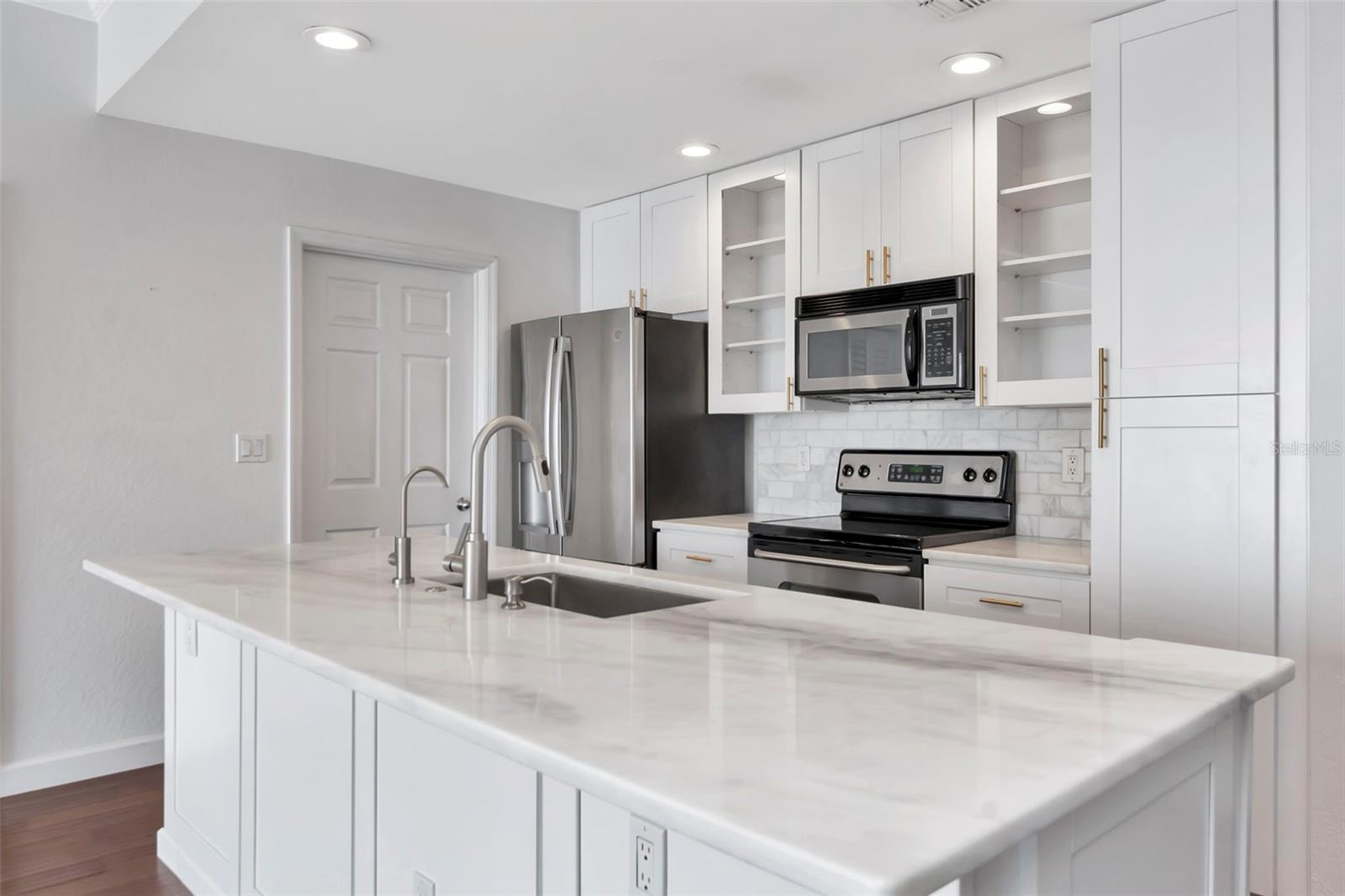 Image 3 of 40 For 700 Harbour Island Boulevard 731