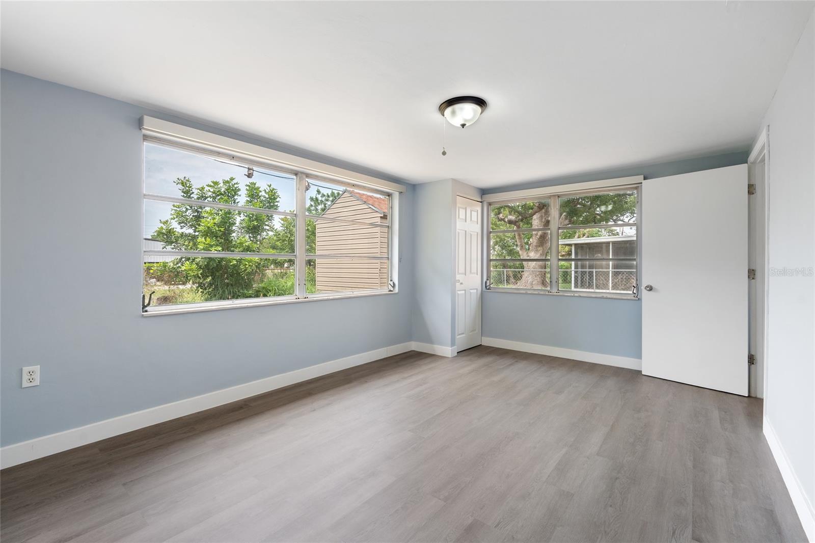 Image 16 of 27 For 5027 Overton Drive