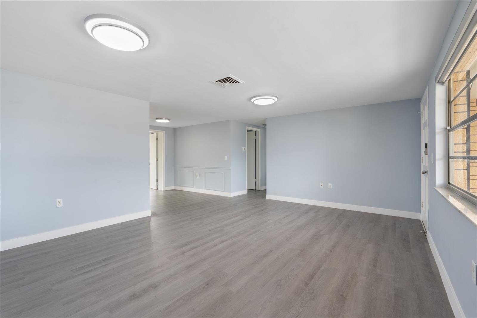 Image 4 of 27 For 5027 Overton Drive