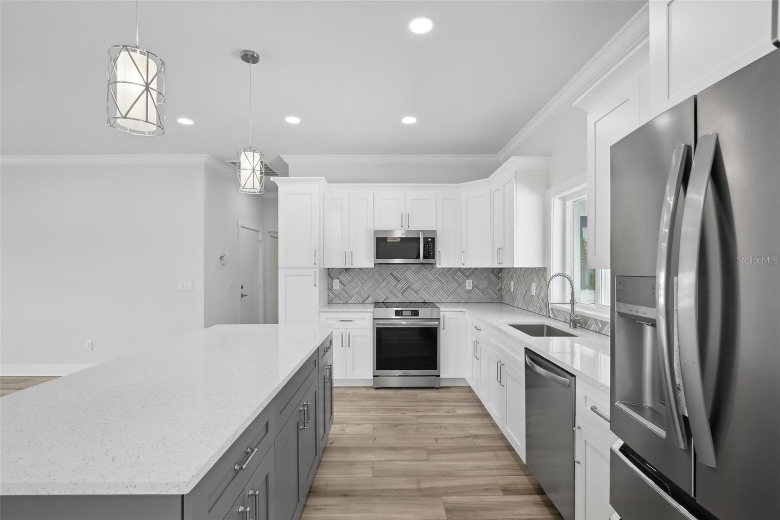 Image 13 of 32 For 718 Desert Hills Way