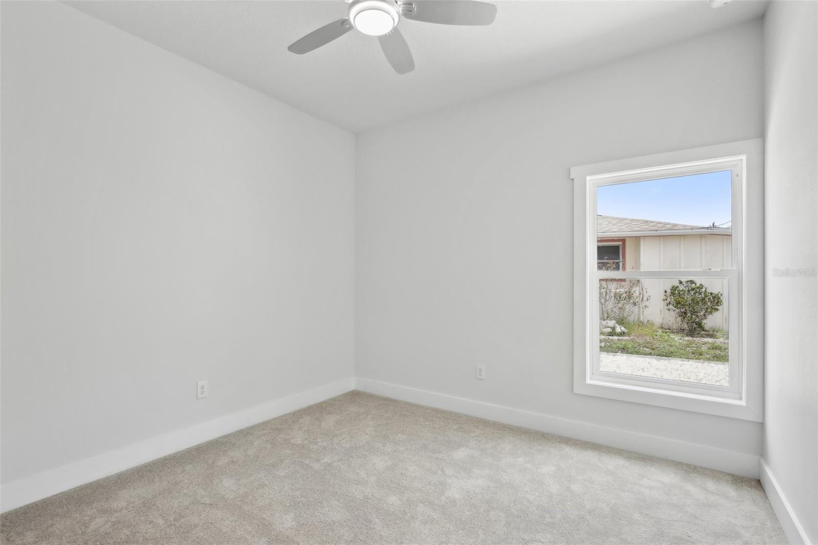 Image 20 of 32 For 718 Desert Hills Way