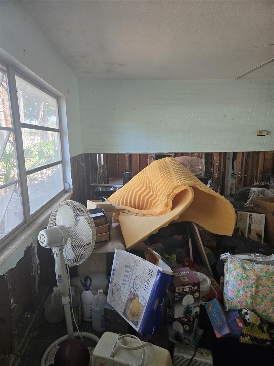 Image 14 of 21 For 1831 Pasadena Drive