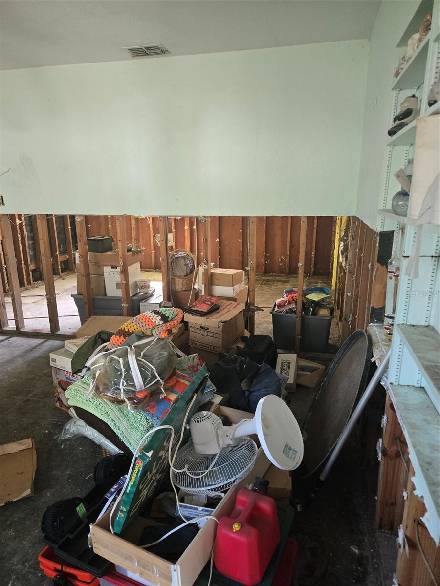 Image 15 of 21 For 1831 Pasadena Drive