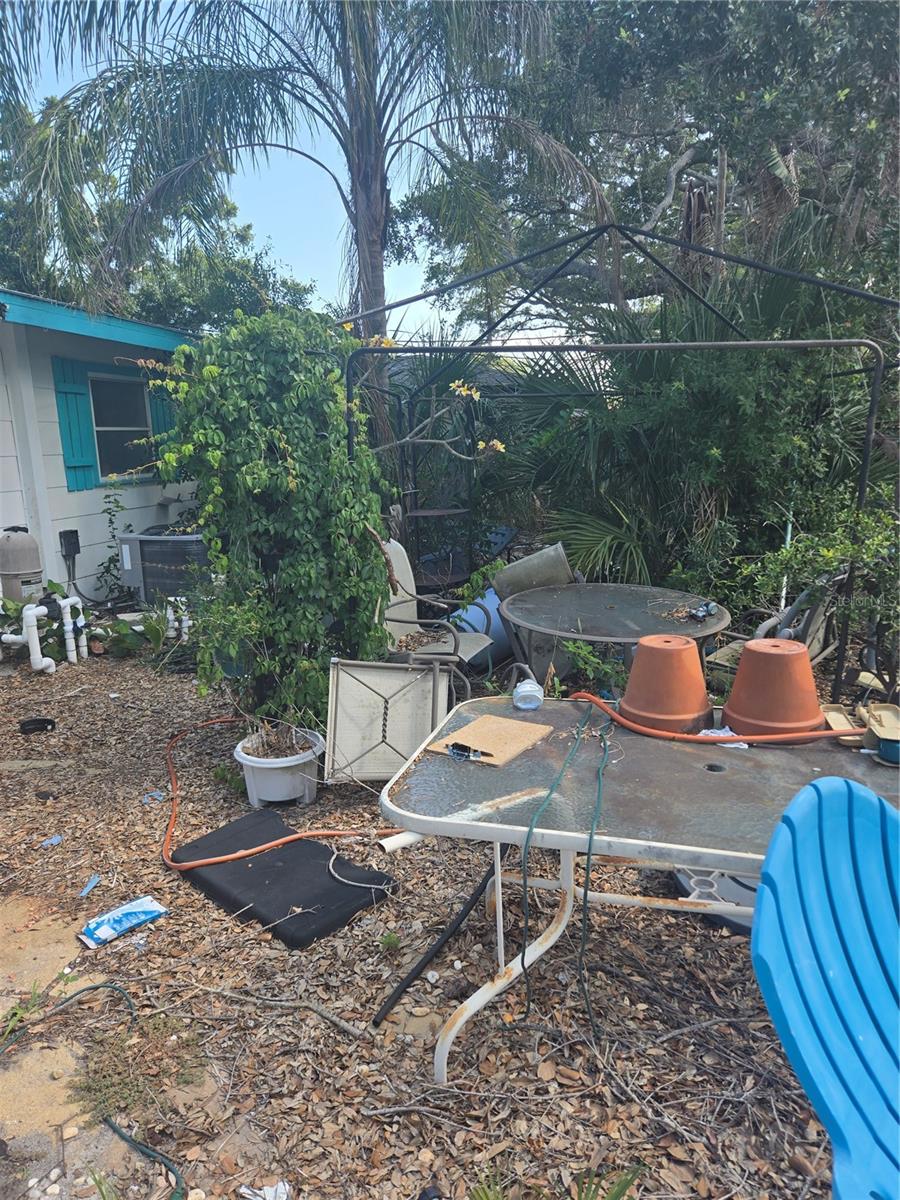 Image 20 of 21 For 1831 Pasadena Drive