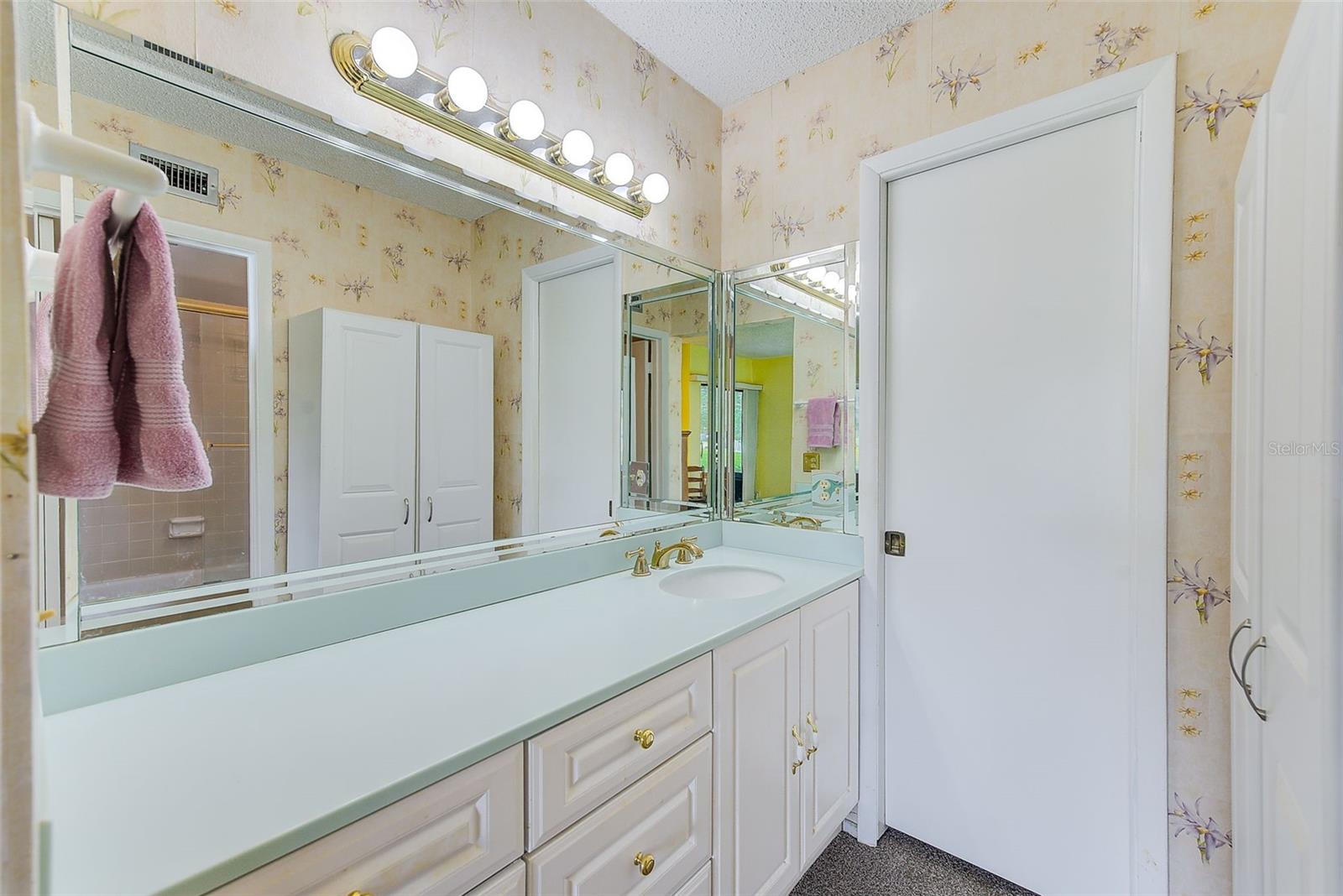 Image 16 of 39 For 14130 Rosemary Lane 4115