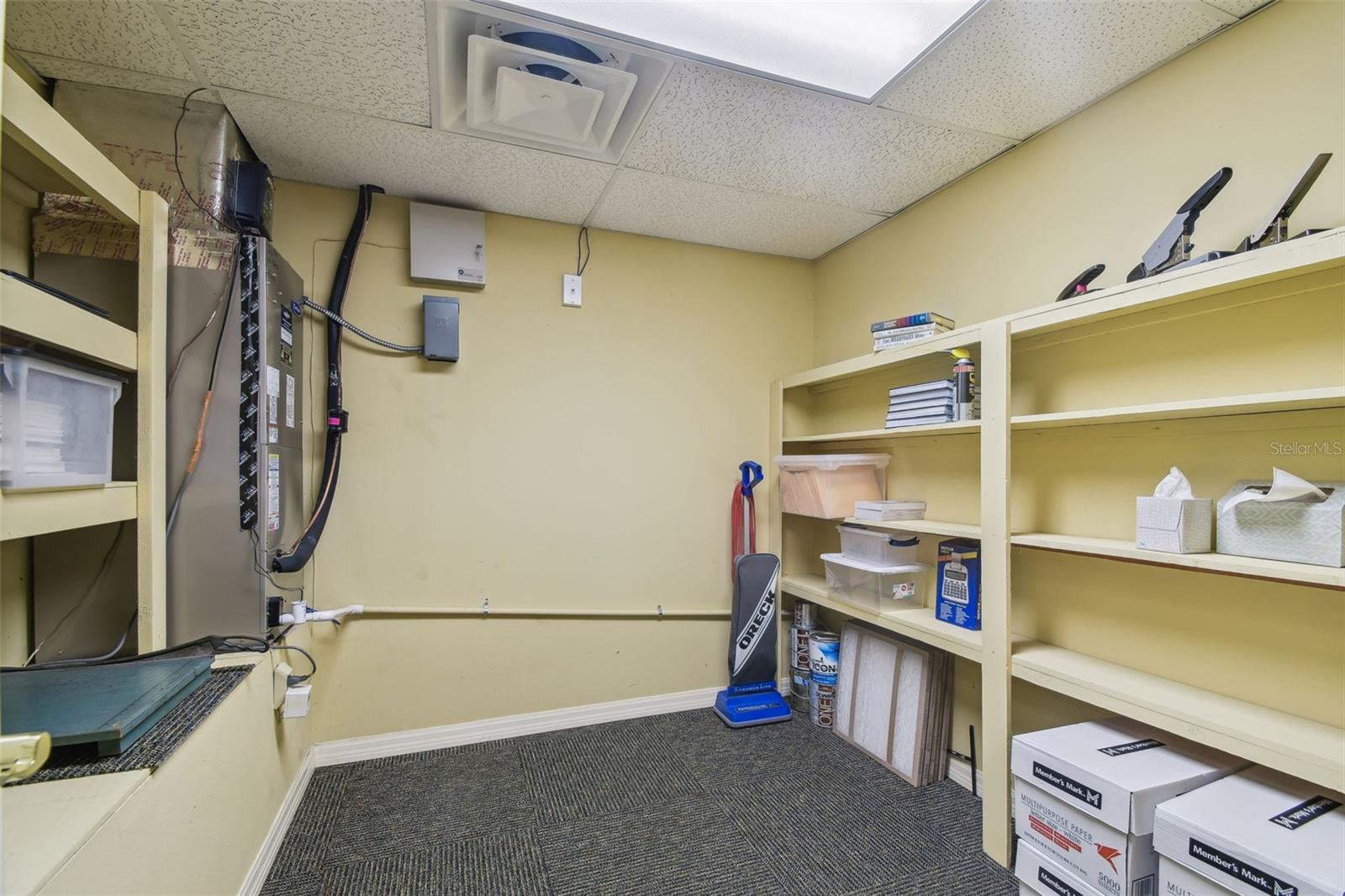 Image 16 of 27 For 37937 Heather Place 2