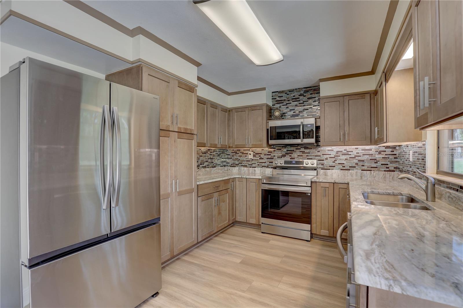Listing photo id 9 for 5201 Jasmine Lane