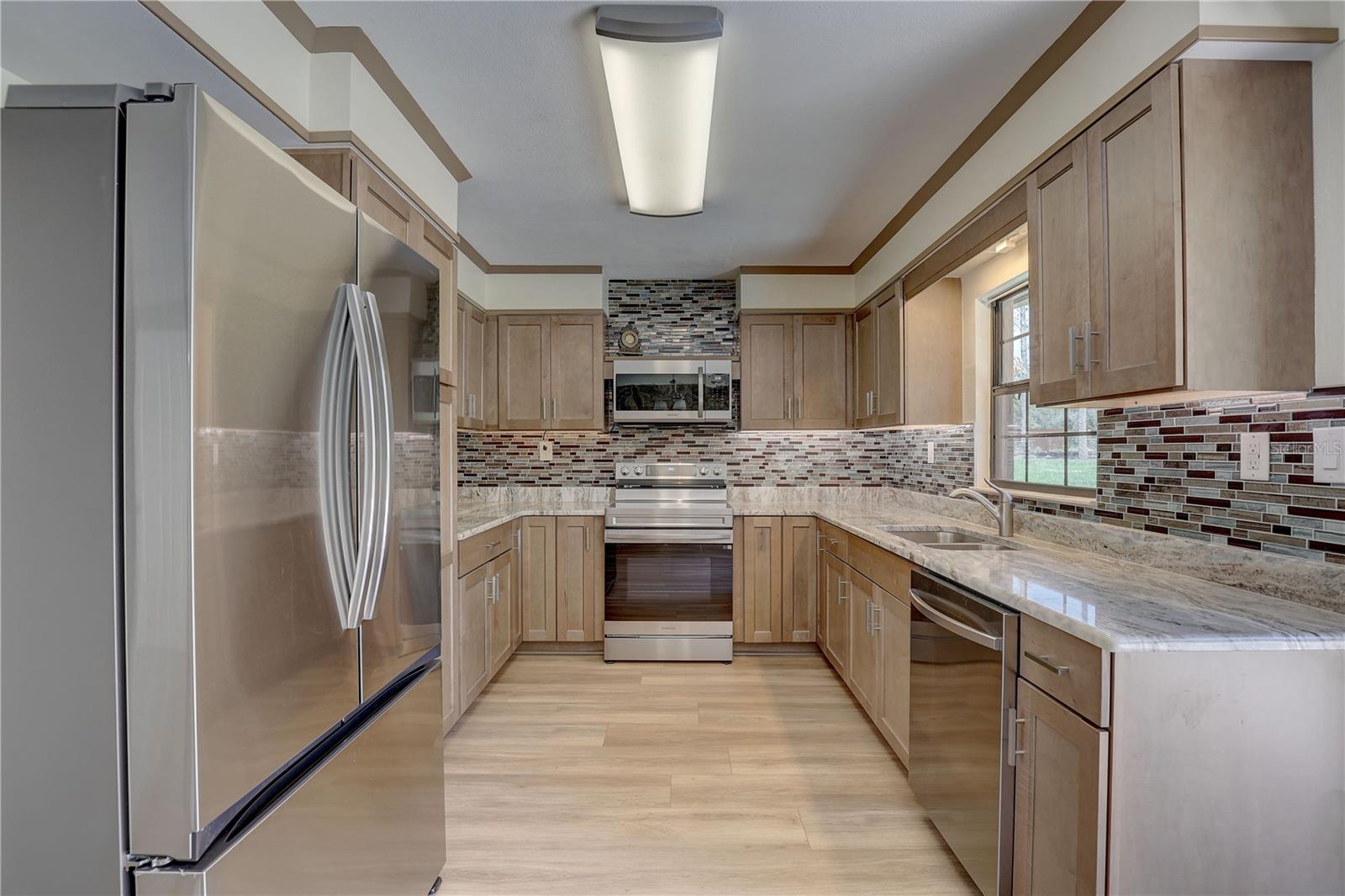 Listing photo id 6 for 5201 Jasmine Lane