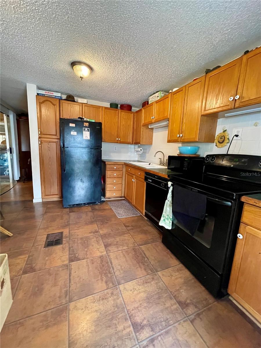 Image 15 of 42 For 14312 Nectarine Street
