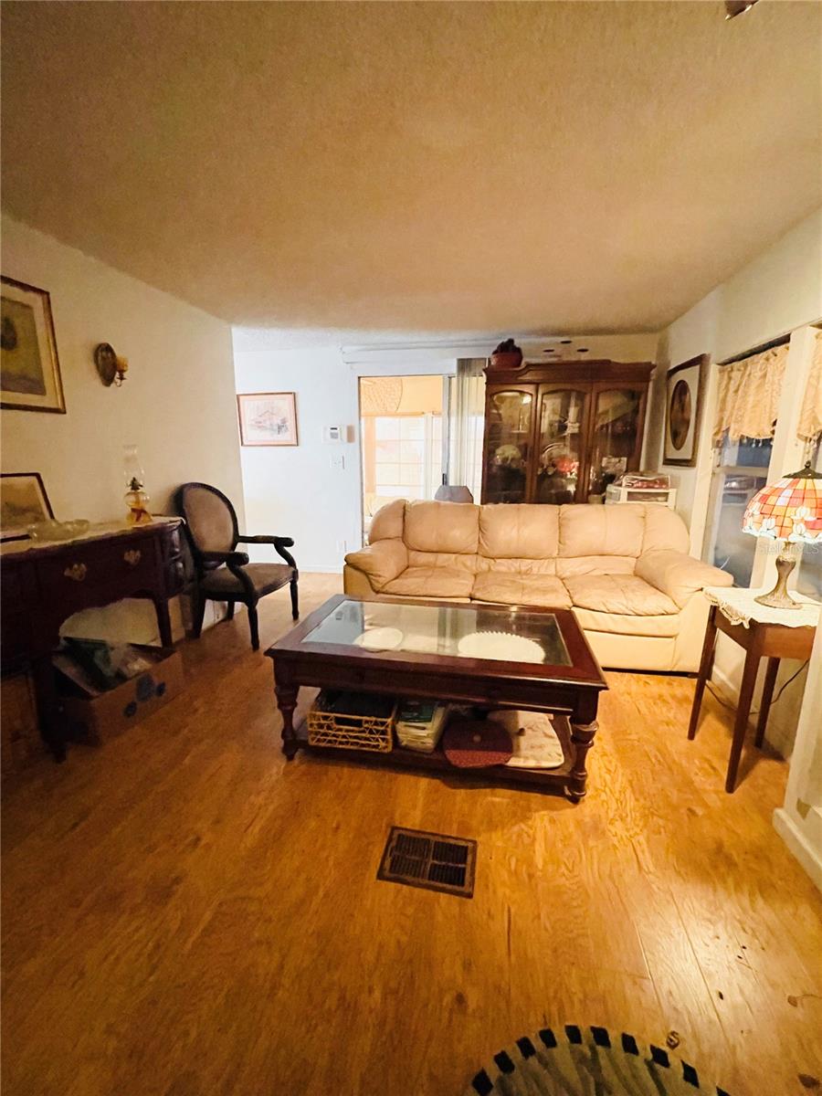 Image 20 of 42 For 14312 Nectarine Street
