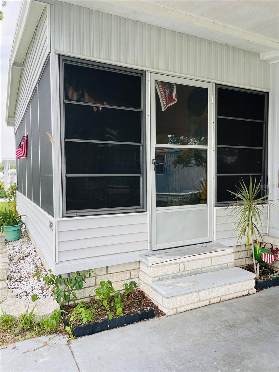 Image 34 of 42 For 14312 Nectarine Street