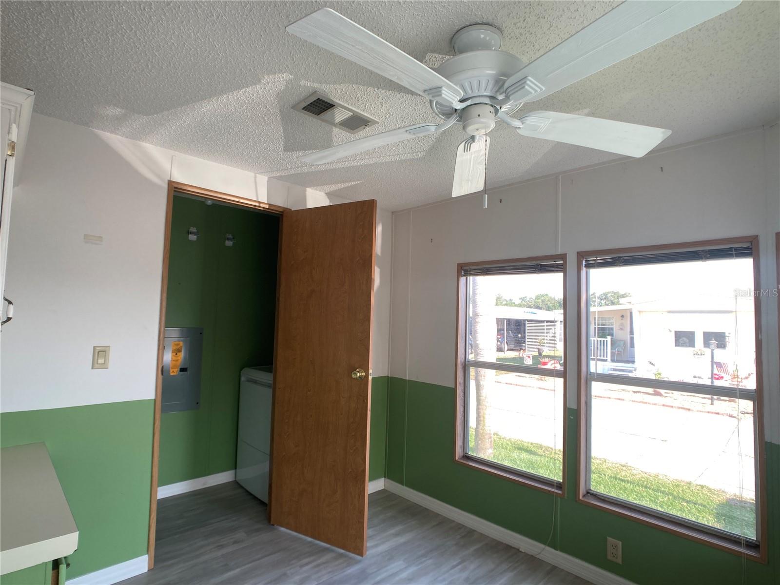 Image 6 of 28 For 1710 7th Street Sw 85