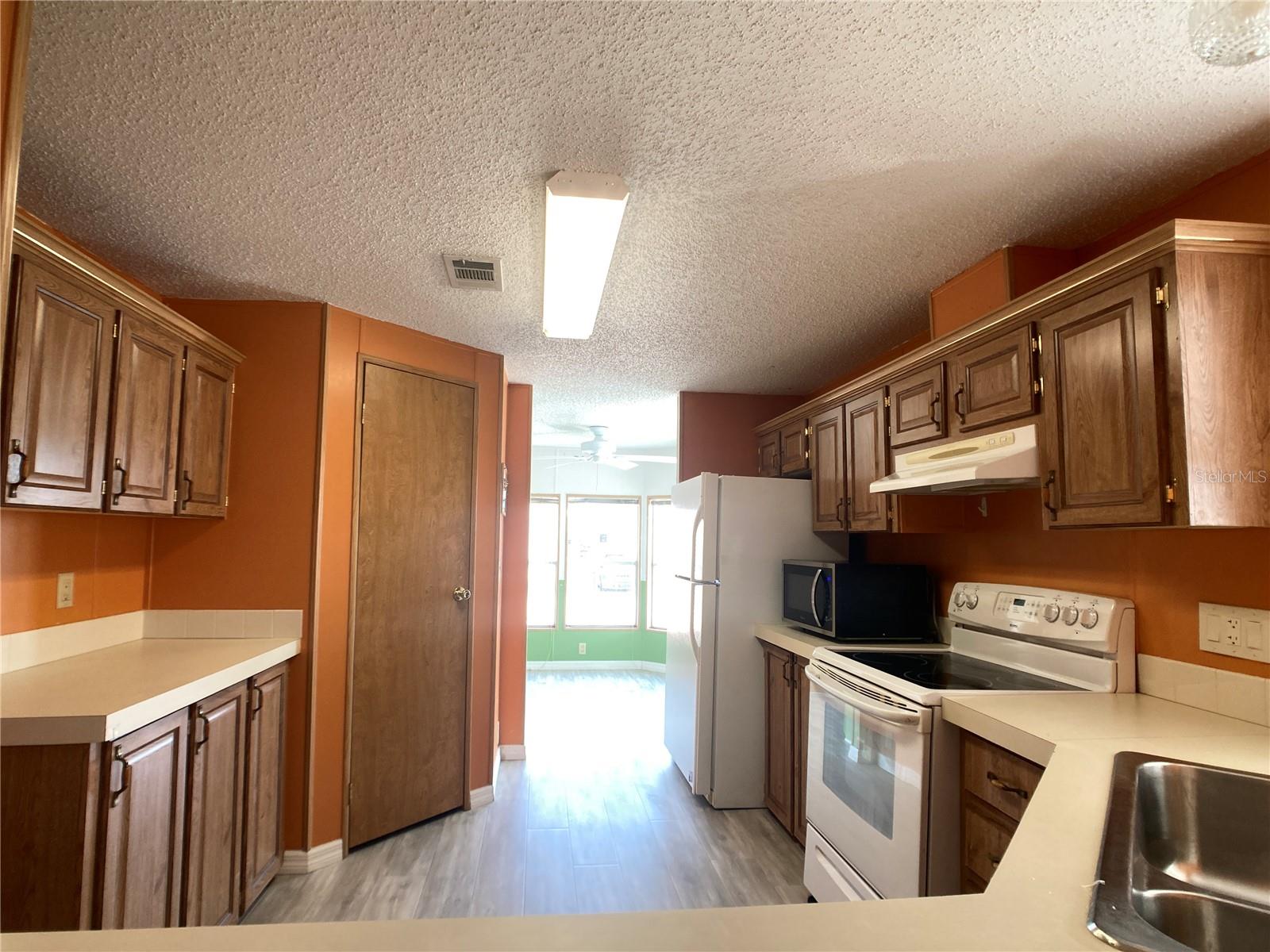 Image 8 of 28 For 1710 7th Street Sw 85