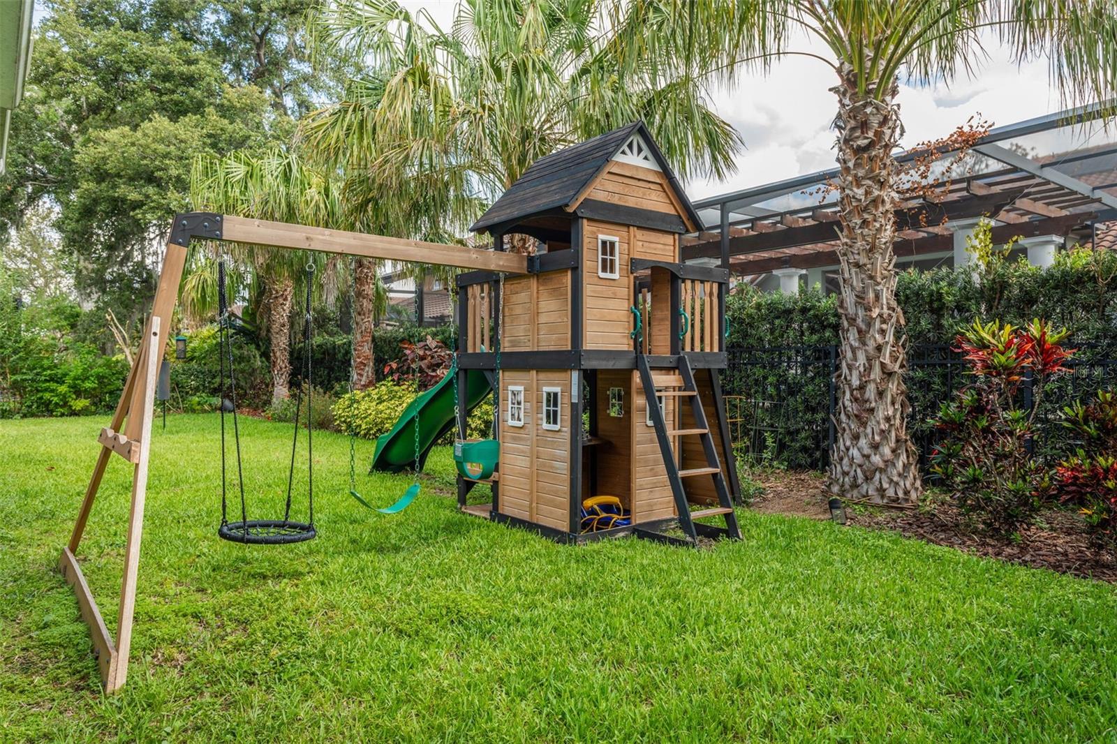 Image 28 of 43 For 5314 Alafia Falls Drive