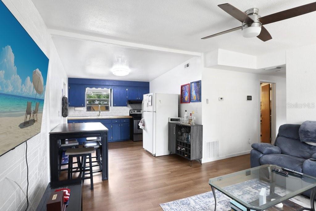 Image 11 of 16 For 660 11th Avenue N
