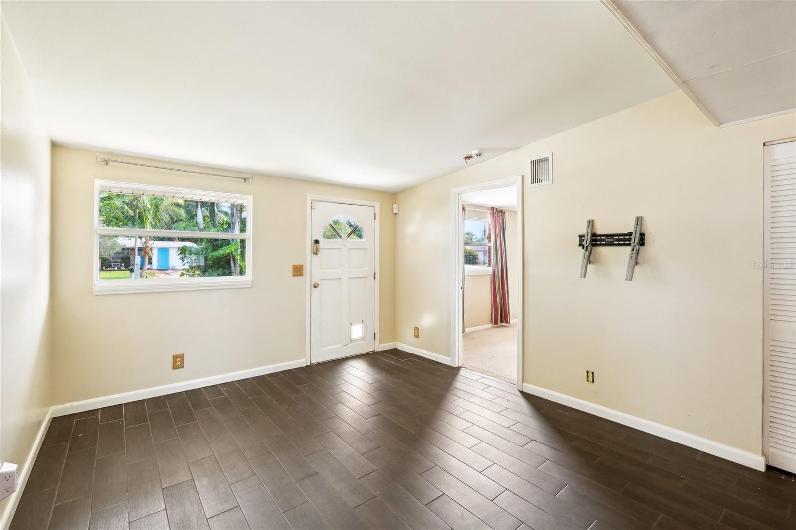 Image 3 of 23 For 3797 Bahama Road