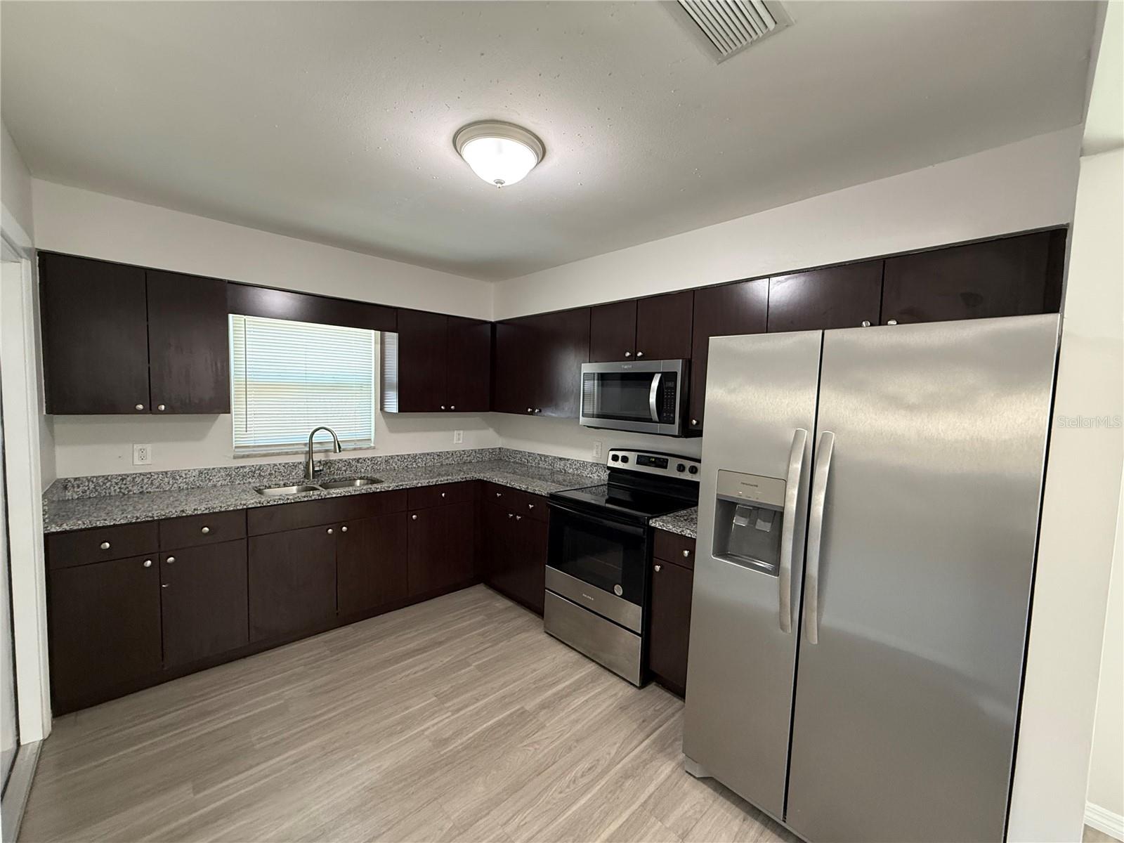 Image 3 of 13 For 10107 Florence Avenue