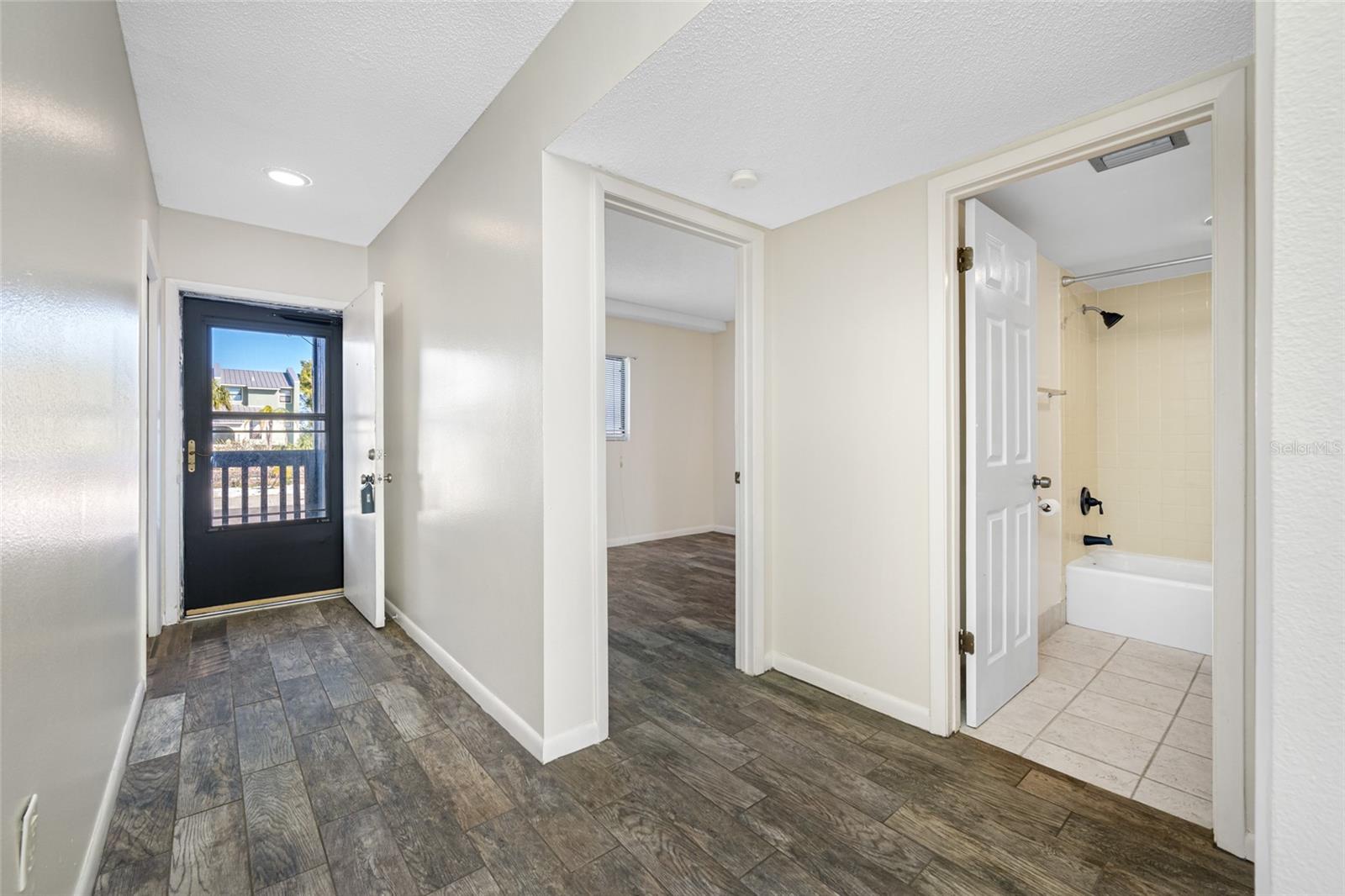 Image 13 of 50 For 828 Bahia Del Sol Drive 59