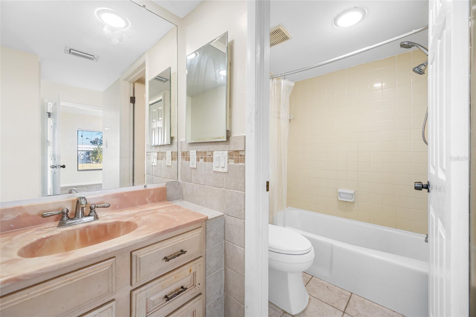 Image 36 of 50 For 828 Bahia Del Sol Drive 59