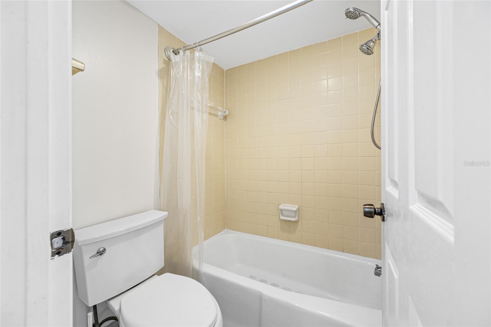 Image 37 of 50 For 828 Bahia Del Sol Drive 59