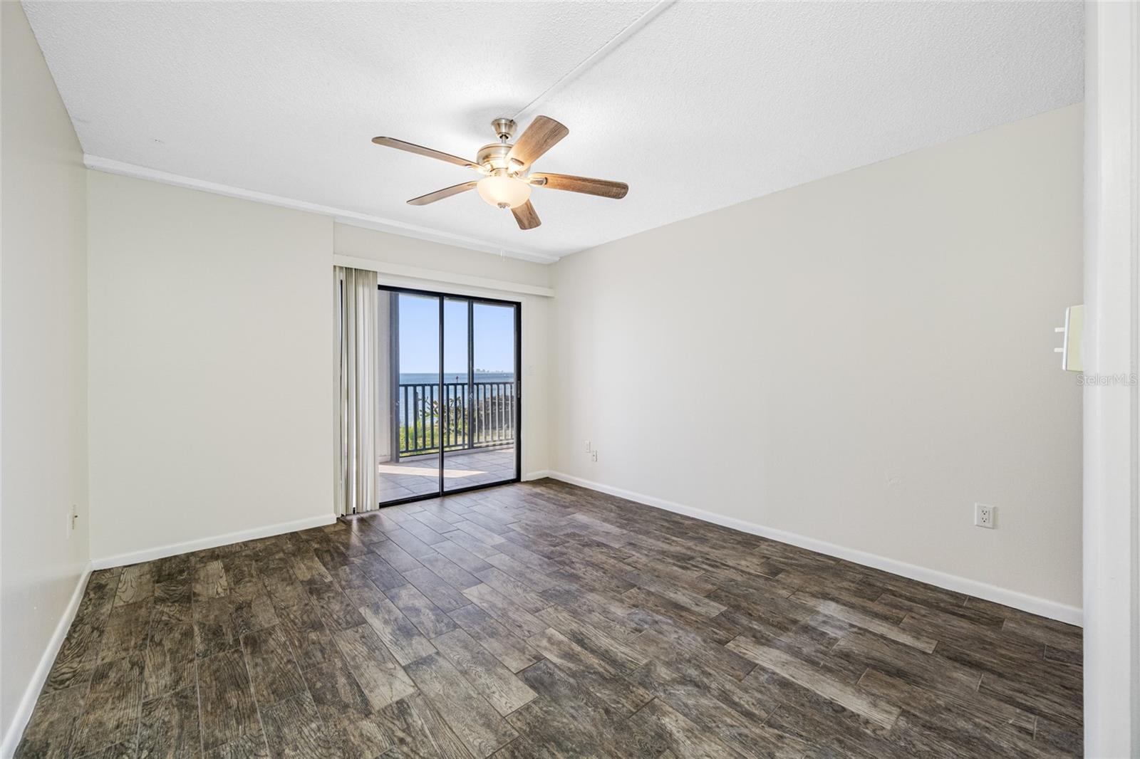 Image 42 of 50 For 828 Bahia Del Sol Drive 59