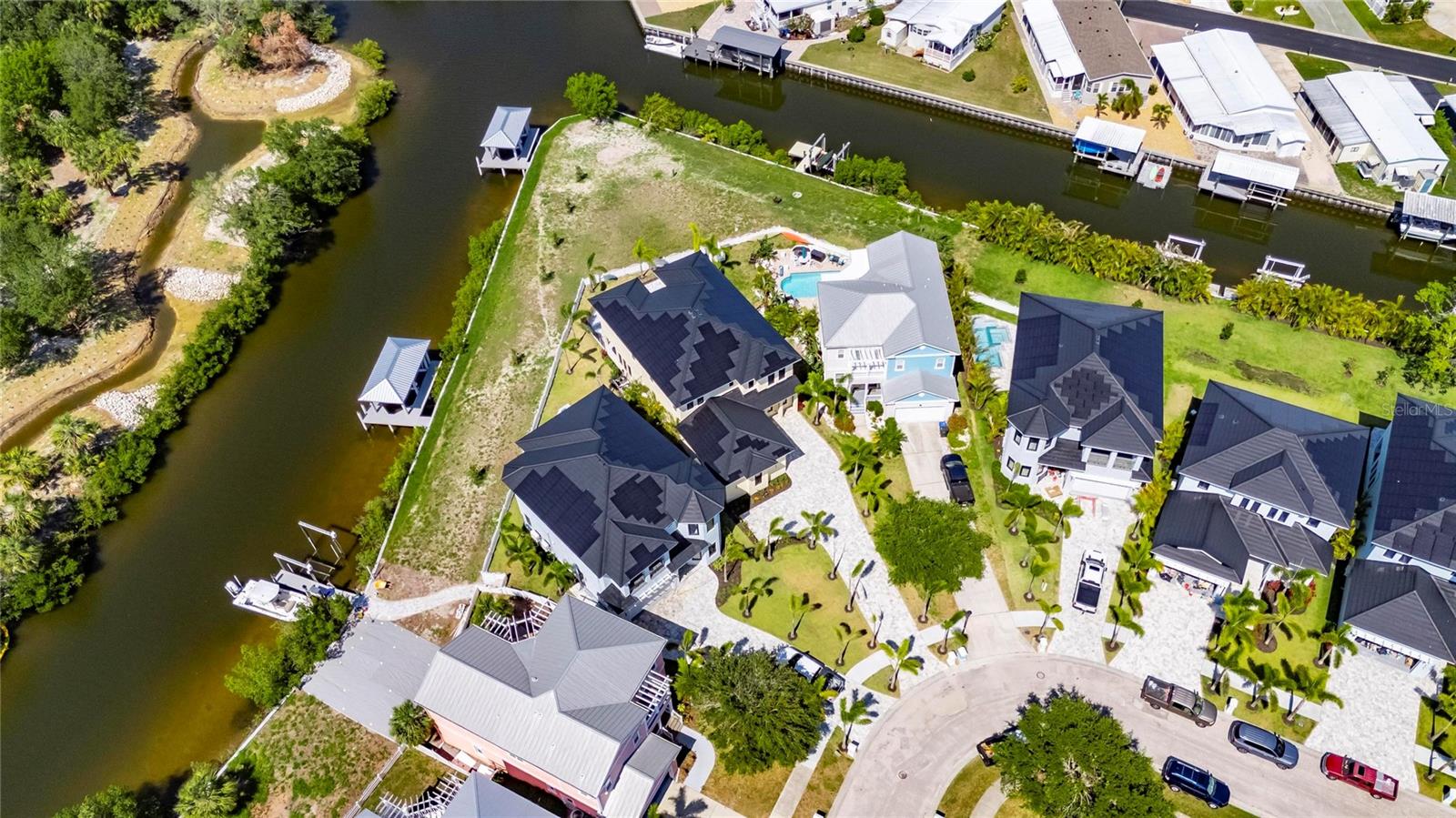 Image 33 of 90 For 6522 Simone Shores Circle