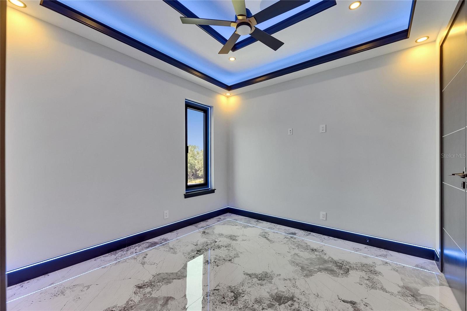 Image 72 of 90 For 6522 Simone Shores Circle