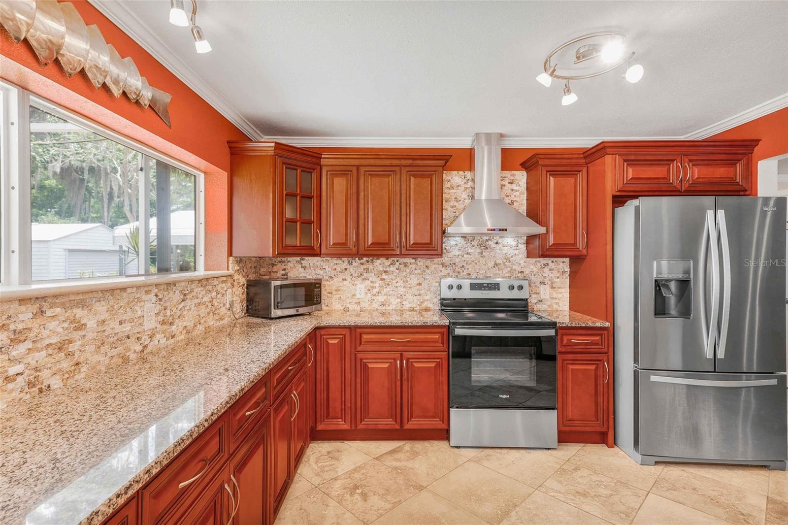 Image 20 of 73 For 1123 Waterview Drive