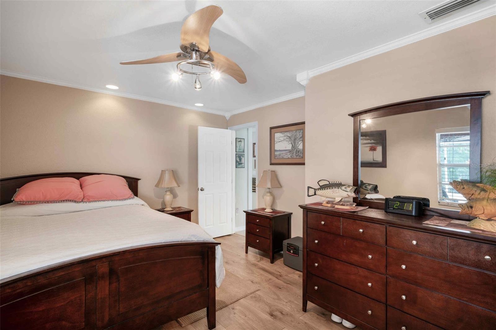 Image 37 of 73 For 1123 Waterview Drive