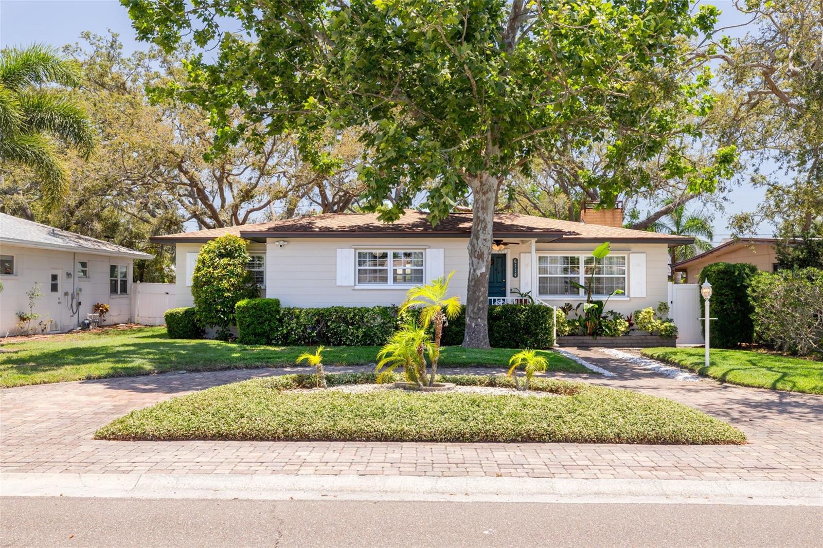 Listing photo id 0 for 6114 7th Avenue S