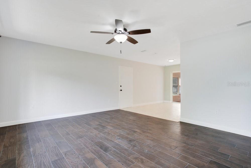 Image 11 of 31 For 1511 Avenue F Ne