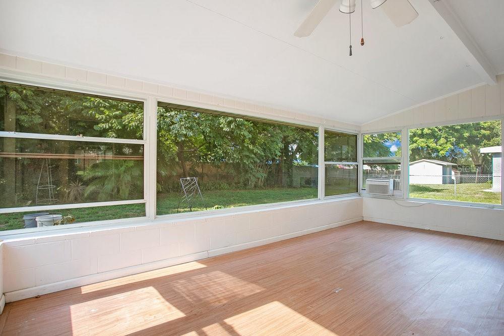 Image 17 of 31 For 1511 Avenue F Ne