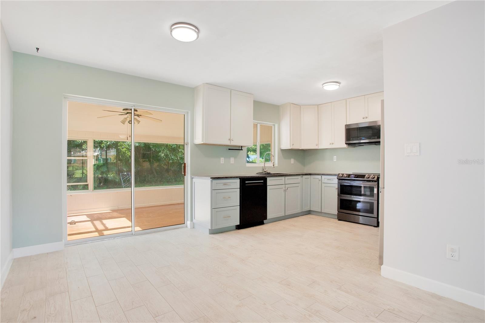 Image 5 of 31 For 1511 Avenue F Ne