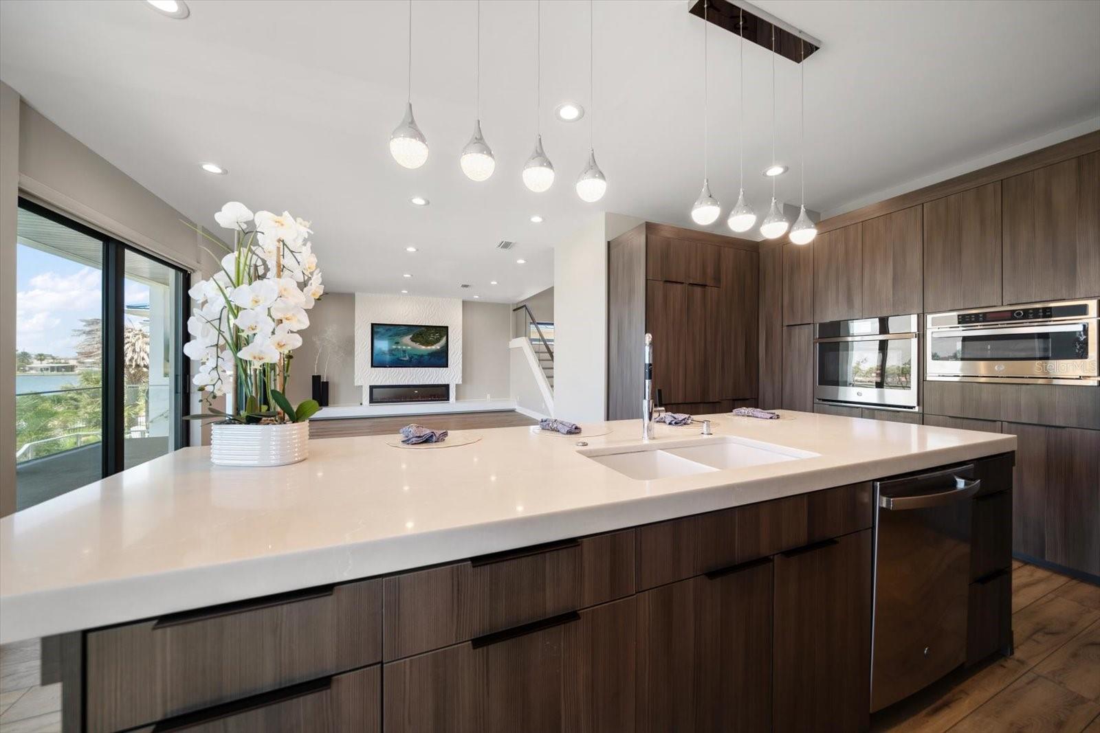 Image 20 of 79 For 16047 Redington Drive