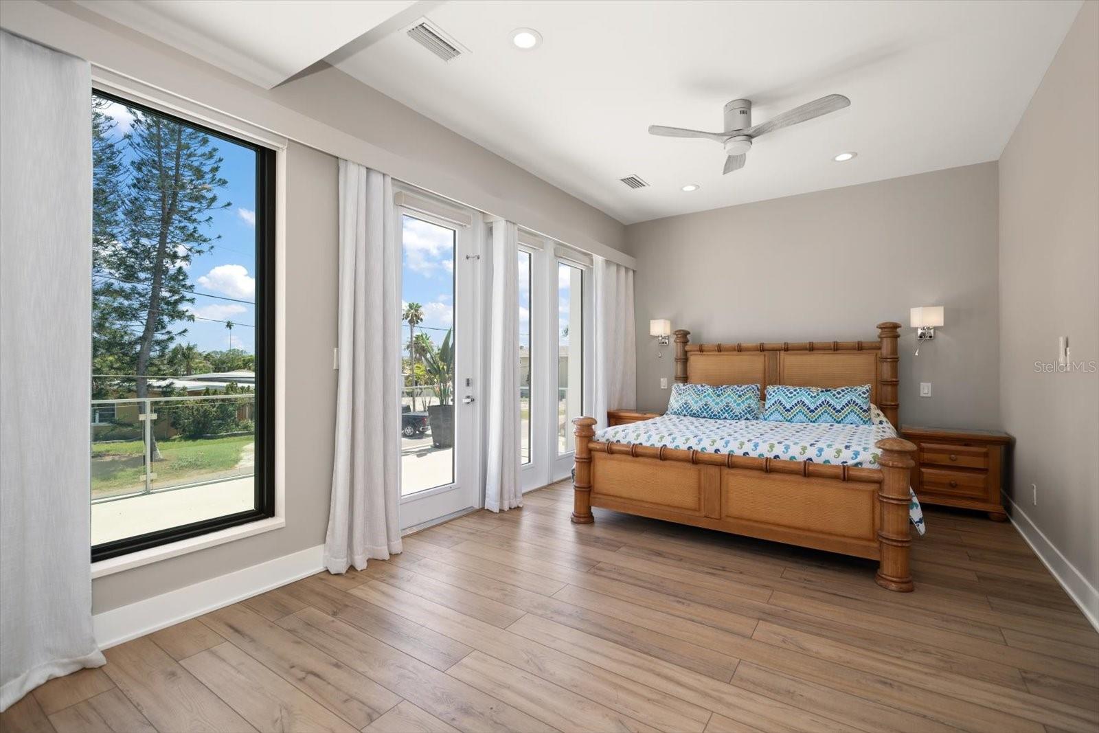 Image 28 of 79 For 16047 Redington Drive