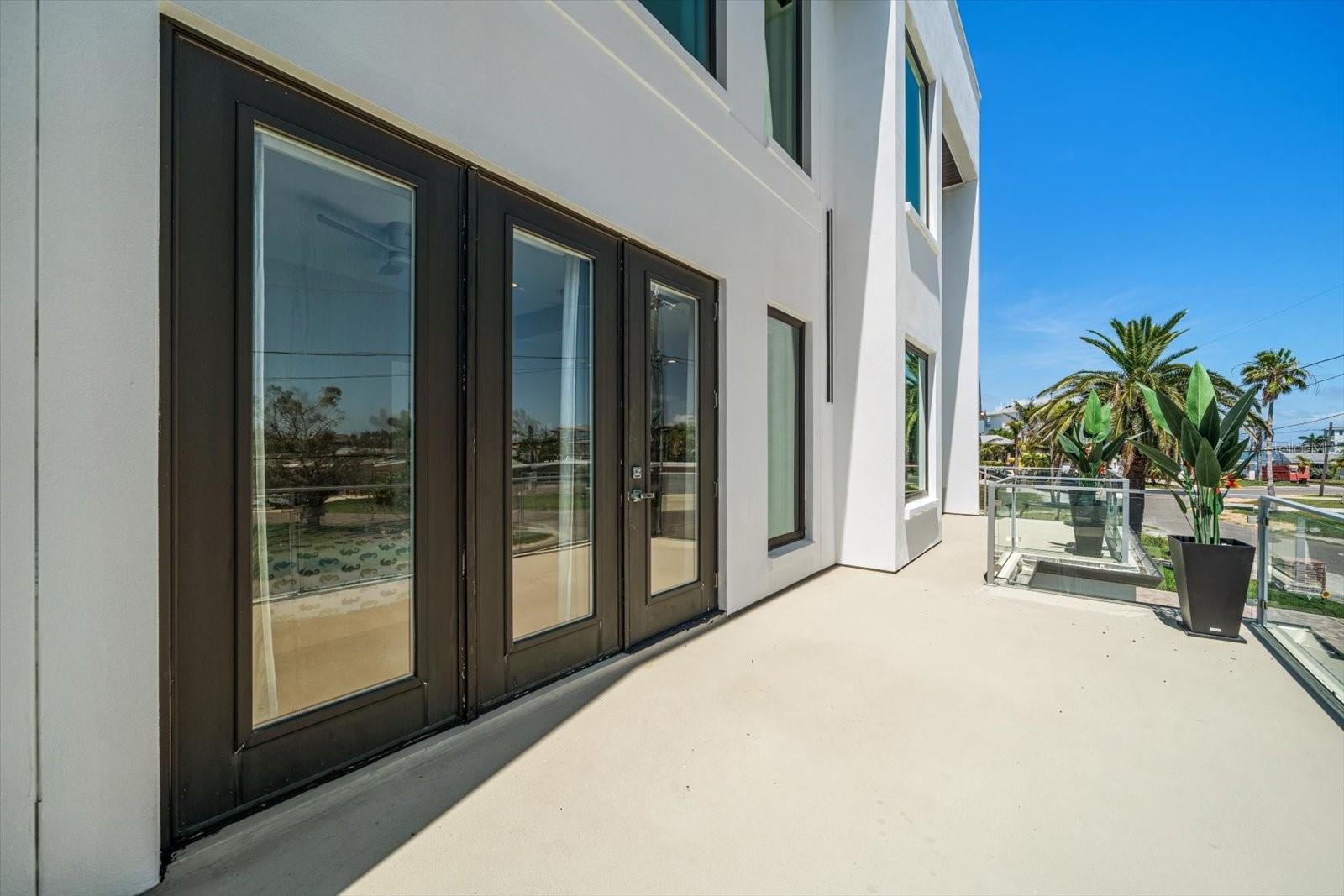 Image 34 of 79 For 16047 Redington Drive