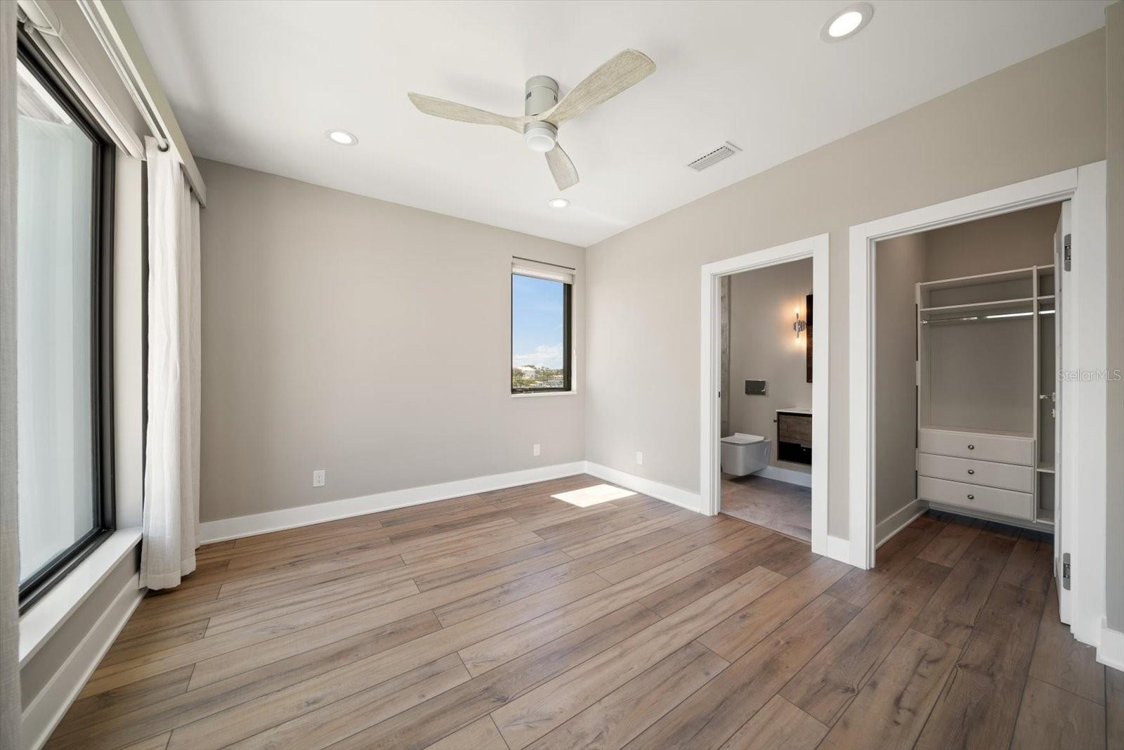Image 57 of 79 For 16047 Redington Drive