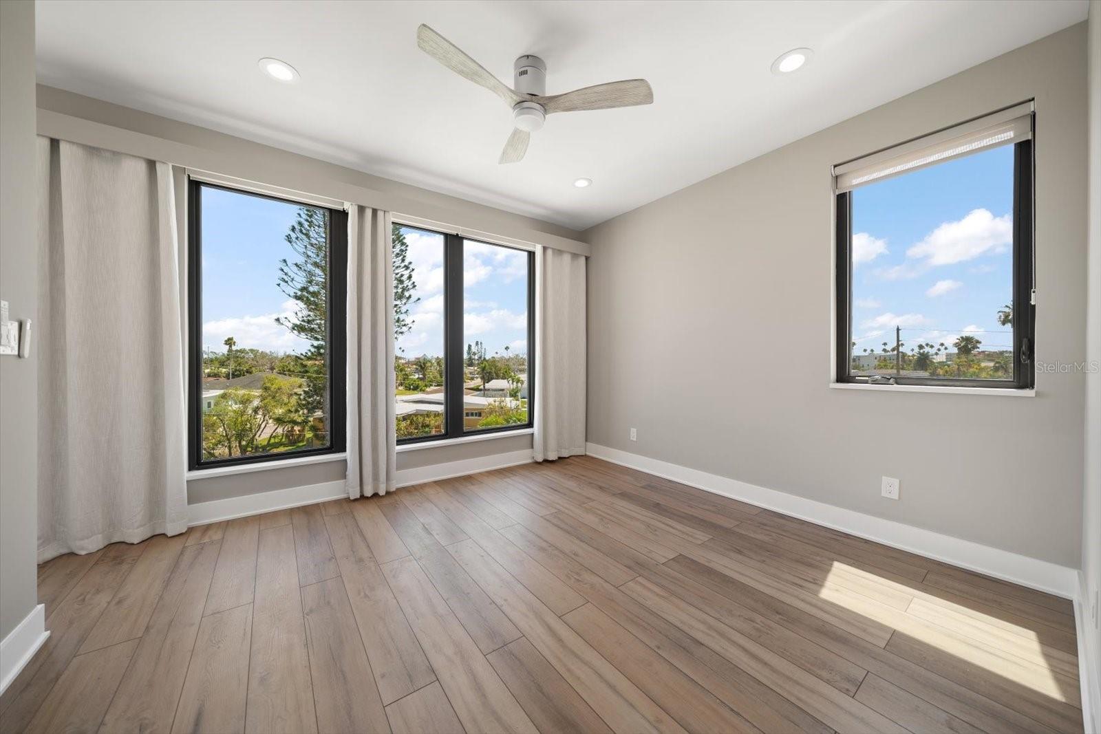 Image 58 of 79 For 16047 Redington Drive