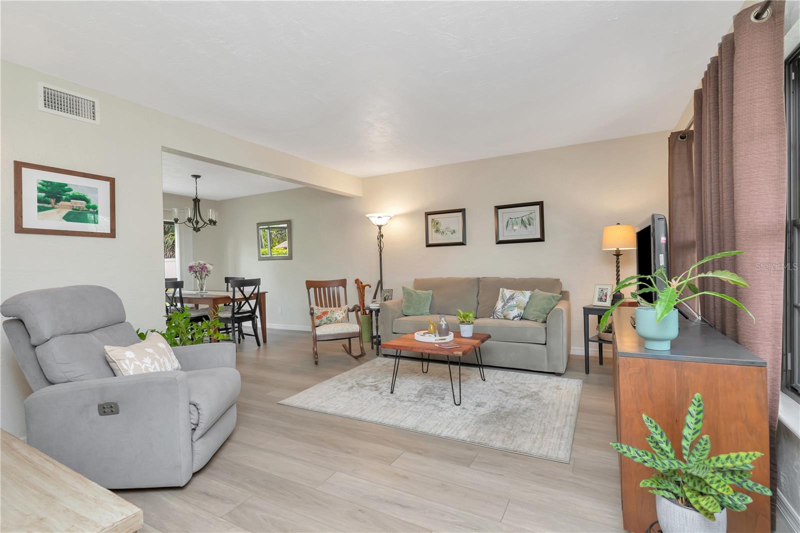 Image 7 of 38 For 9465 126th Avenue