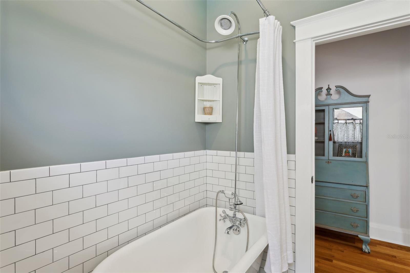 Image 31 of 42 For 4913 Central Avenue