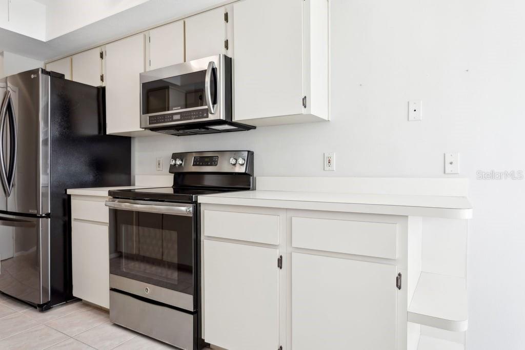 Image 10 of 25 For 4655 Wallingford Court 4655