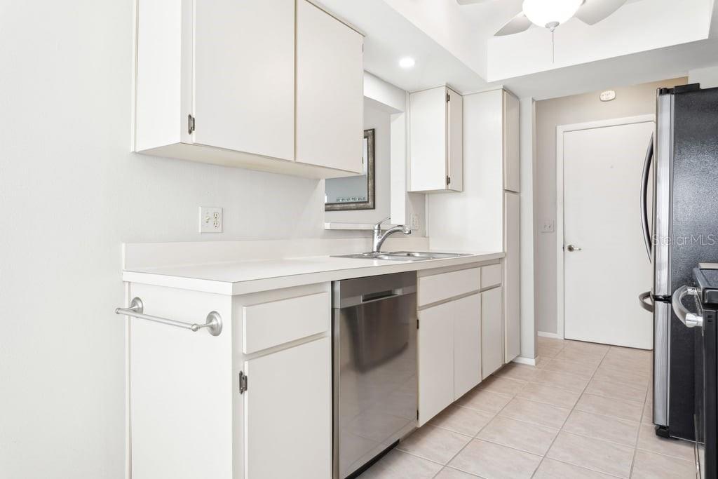 Image 11 of 25 For 4655 Wallingford Court 4655